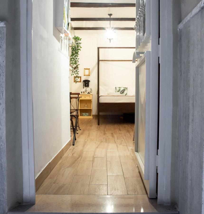 Jungle 13 - Room And Apartments Napoli Bagian luar foto